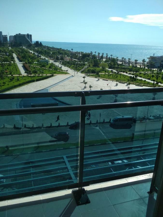 Апартамент Студия Панорамный Возле Моря Batumi Exterior foto